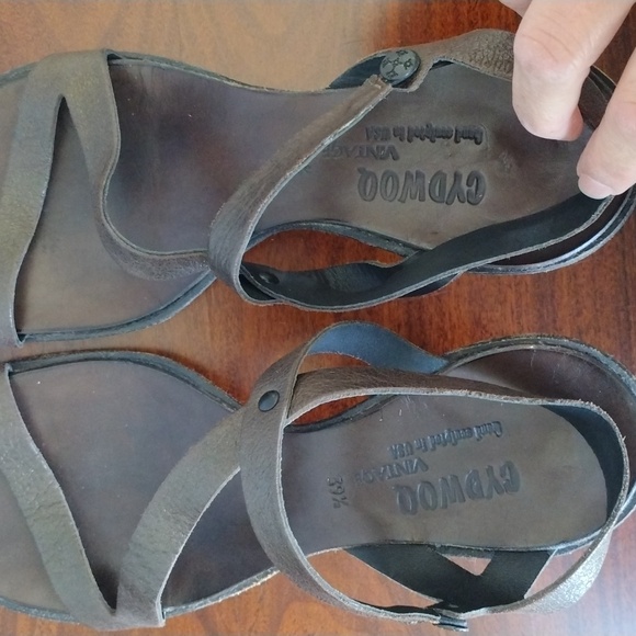 Cydwoq Women's Minimal Sandal in brown. VGUC. Size 39.5. - Picture 6 of 8